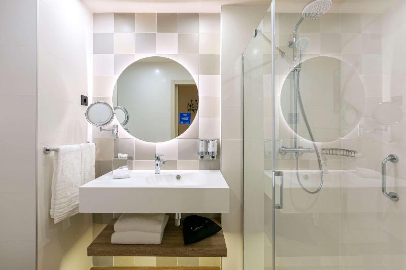 带大床的标准间, Hampton By Hilton Alcobendas Madrid