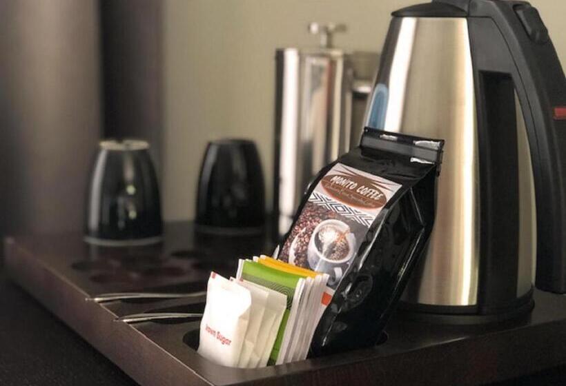 اتاق لوکس با بالکن, Mythos Boutique