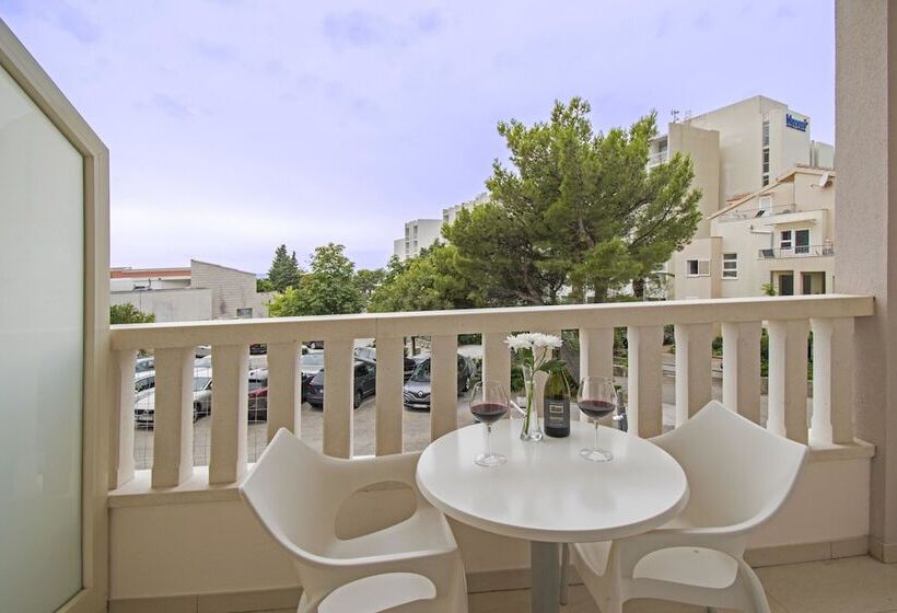 Студия Стандарт Вид на Море, Aparthotel Flora