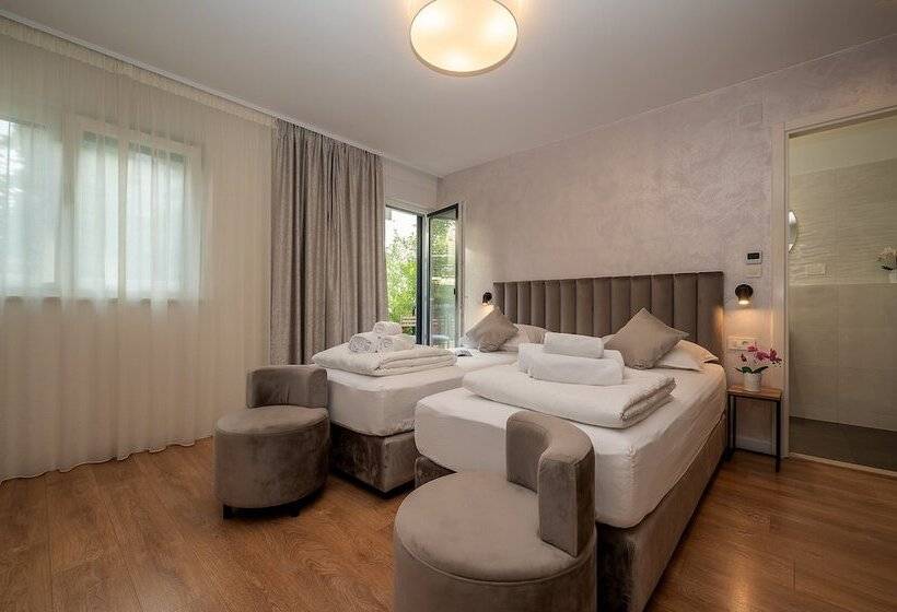 اتاق لوکس با چشم‌انداز شهر, Seven Seas Residence