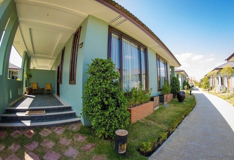 اتاق لوکس, Lustre Bagan Resort