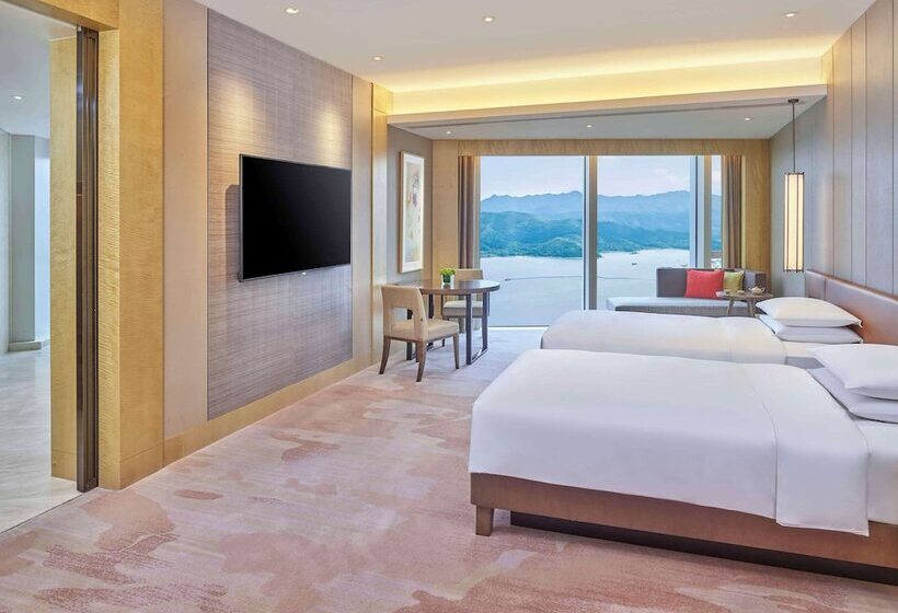 اتاق لوکس با چشم‌انداز دریا, Hyatt Regency Shenzhen Yantian
