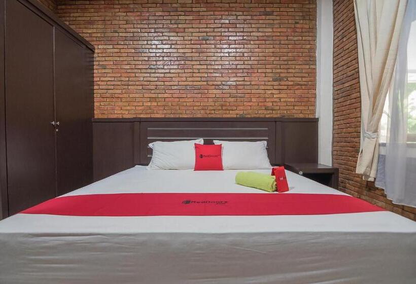 Номер Deluxe, Reddoorz Plus Near Cambridge City Square 2