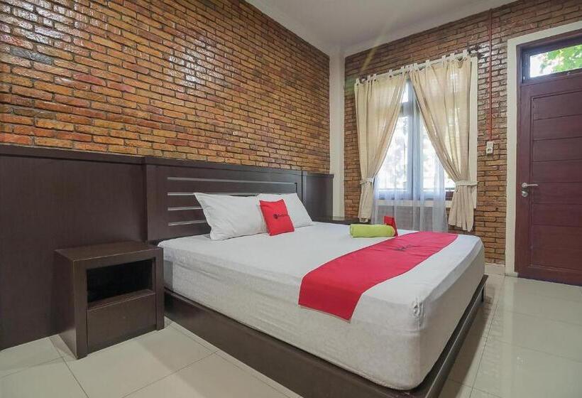 Полулюкс, Reddoorz Plus Near Cambridge City Square 2