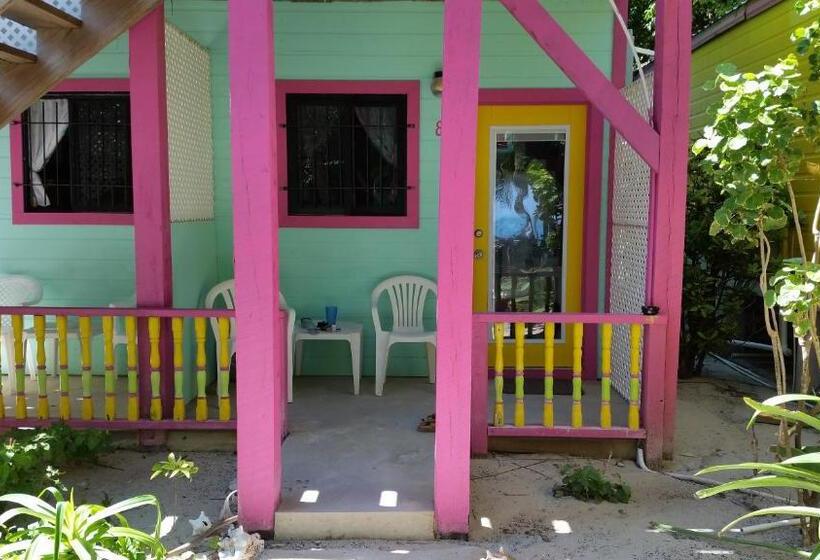 Бунгало Стандарт, Barefoot Beach Belize