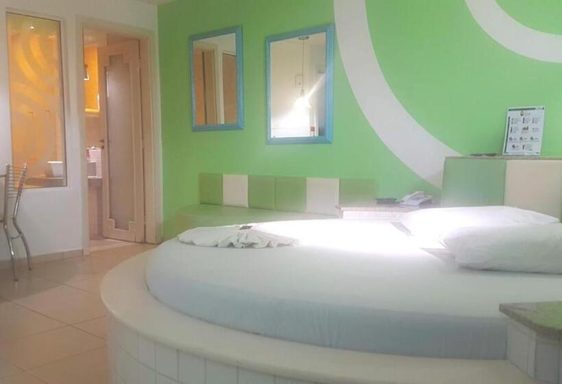 스탠다드 스튜디오, L'acqua Motel Express
