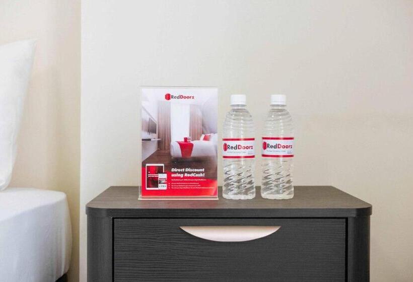 Номер Economy, Reddoorz Plus Near Jakarta Kota Station