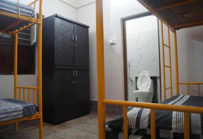 מיטה בחדר משותף, Cornerbunker