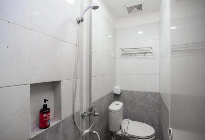 Номер Стандарт, Reddoorz Near Binus Anggrek 2