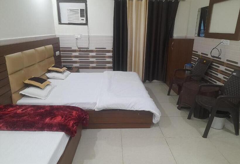 Трехместный Номер Deluxe, Abrol Residency