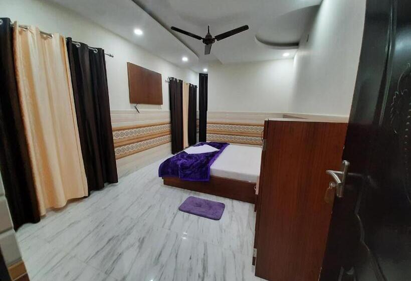 Номер Deluxe, Abrol Residency