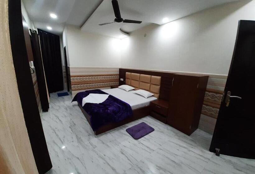 Номер Deluxe, Abrol Residency