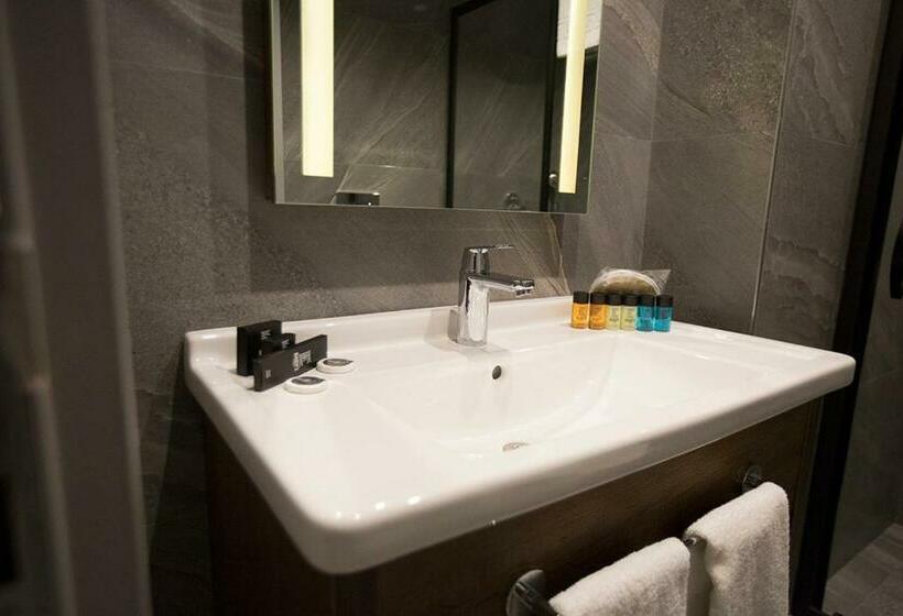 Quarto Estandar, Emens
