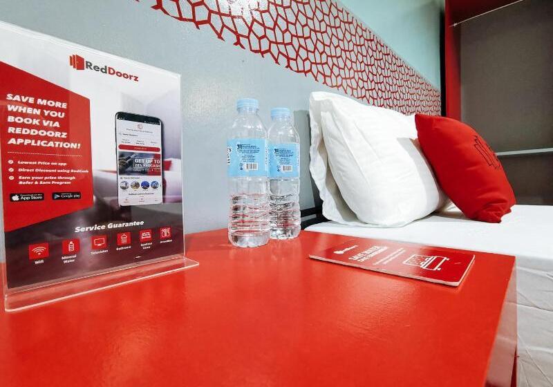 Номер Стандарт, Reddoorz Plus Near Ateneo De Davao