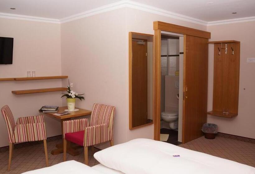 Quarto standart com varanda, Garni Erler