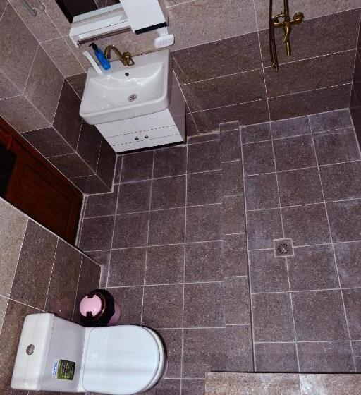 اتاق لوکس, Astoria B&b