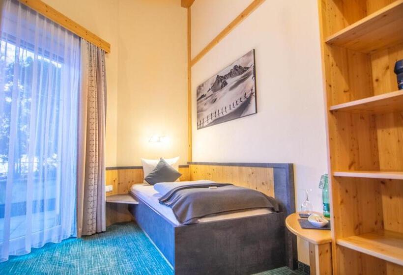 Одноместный Номер с Террасой, Garni Alpenhof