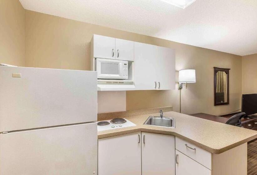 Студио Стандарт Кровать Кинг, Extended Stay America Select Suites   Milwaukee   Wauwatosa