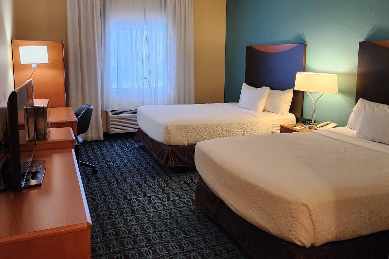 Номер Стандарт Кровать Кинг Адаптированный для Инвалидов, Americinn By Wyndham St Cloud Mn Shopping Area