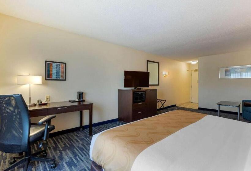 Люкс Кровать Кинг, Quality Inn & Suites Keokuk North