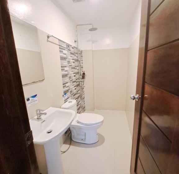 이코노미 룸, Virginia Suites