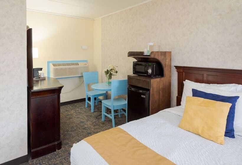 Семейный Номер, Gaido S Seaside Inn