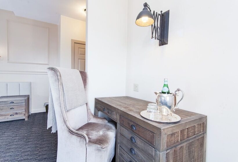 Президентский Люкс, Garrison Inn Boutique