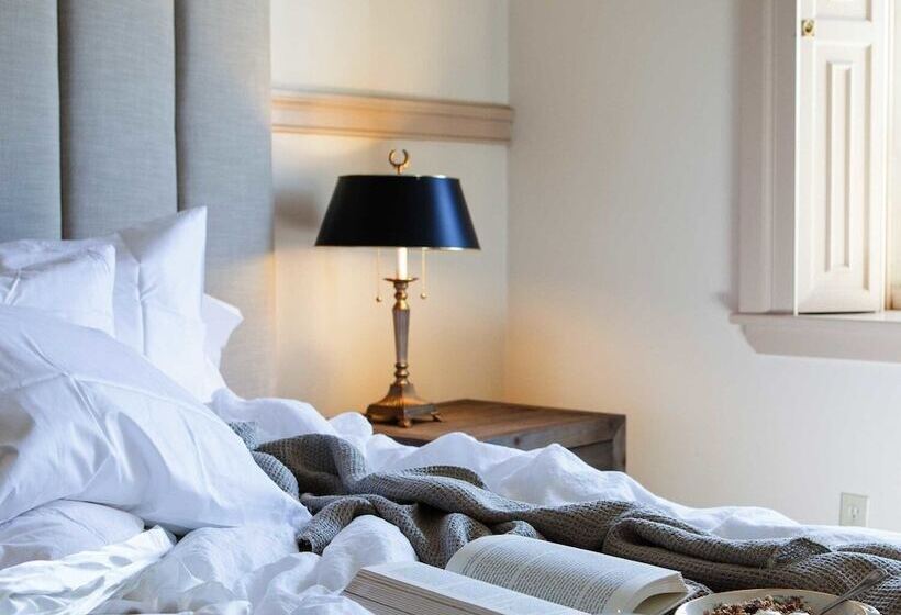 Номер Базовый Двуспальная Кровать, Garrison Inn Boutique