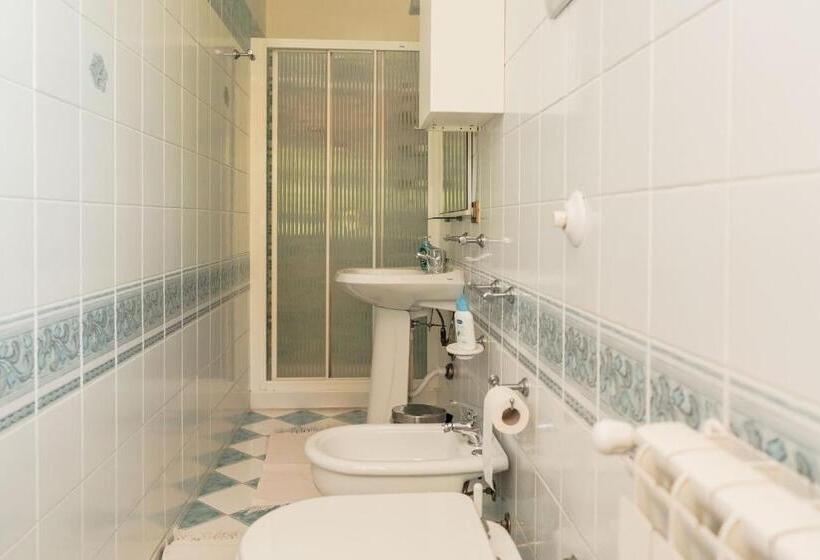 Номер Стандарт Трехместный, B&b Elvira Al Duomo