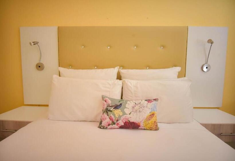 Номер Deluxe, Kwazi Guest House
