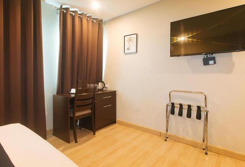 Семейный Номер, Asrodel Hotel Redpartner