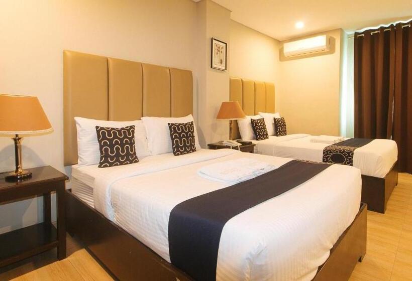 Семейный Номер, Asrodel Hotel Redpartner