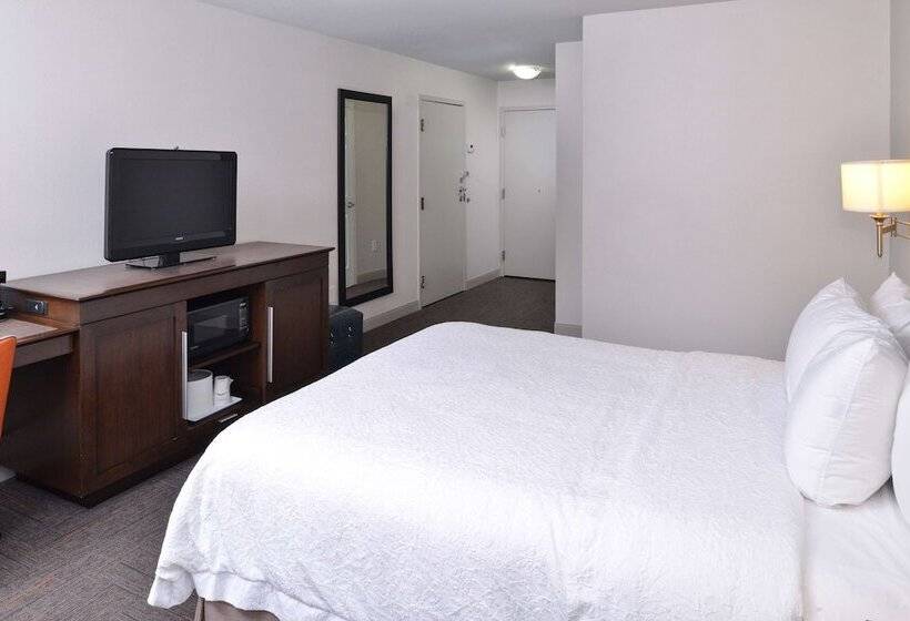 适合残疾人使用的标准间, Hampton Inn Portland East