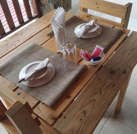 اتاق لوکس با چشم‌انداز دریا, Domus Guesthouse
