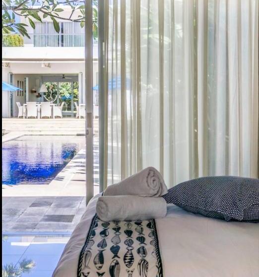 ویلای 3 خوابه, The Capital Hotel And Resort Seminyak