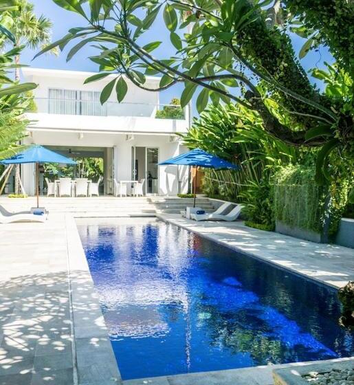 ویلای 3 خوابه, The Capital Hotel And Resort Seminyak