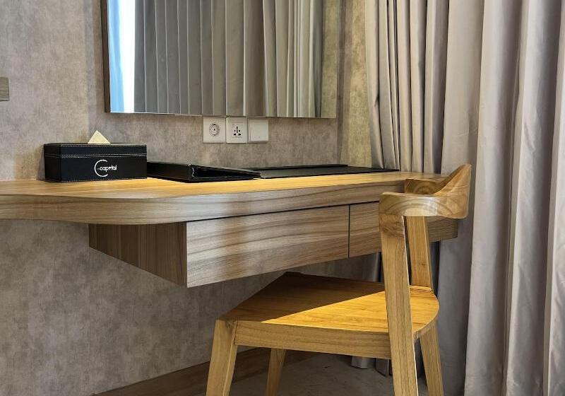 اتاق استاندارد با چشم‌انداز استخر, The Capital Hotel And Resort Seminyak