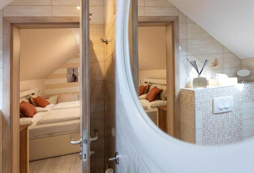 标准工作室, Balaton Fantasy Villa