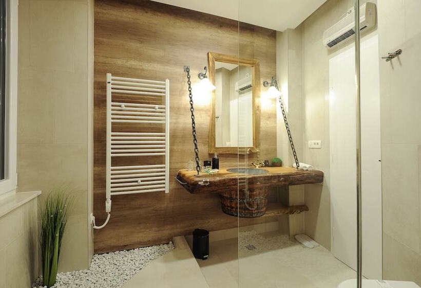اتاق لوکس, Silver & Gold Luxury Rooms