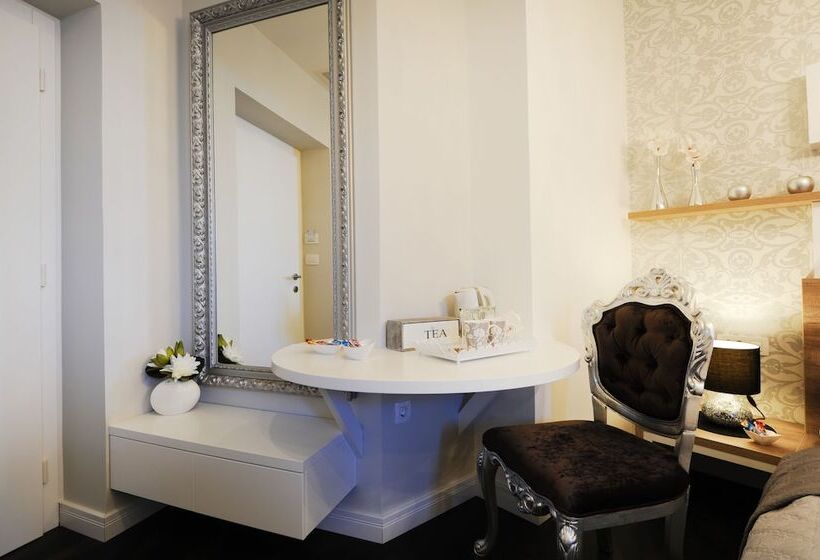 デラックスルーム, Silver & Gold Luxury Rooms