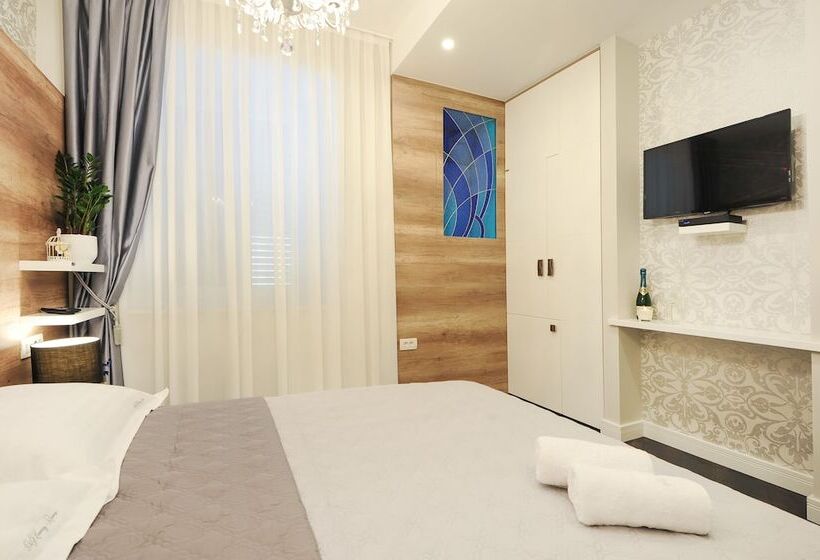 اتاق لوکس, Silver & Gold Luxury Rooms