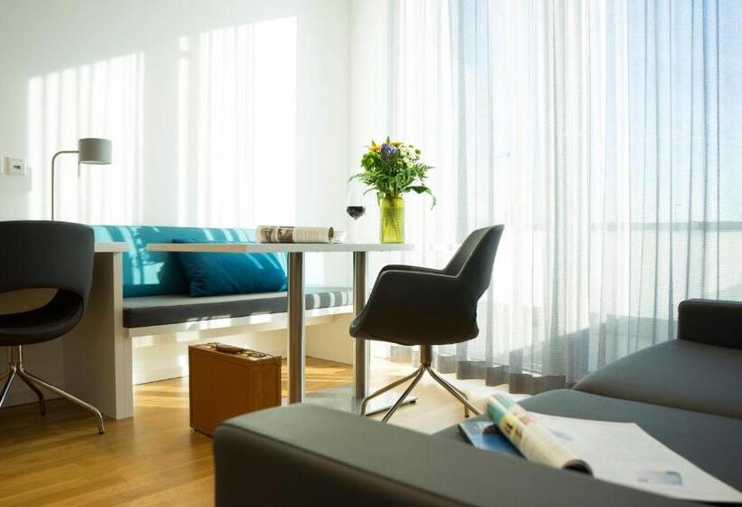 Семейный Номер, Seven Hotel + Boardinghouse