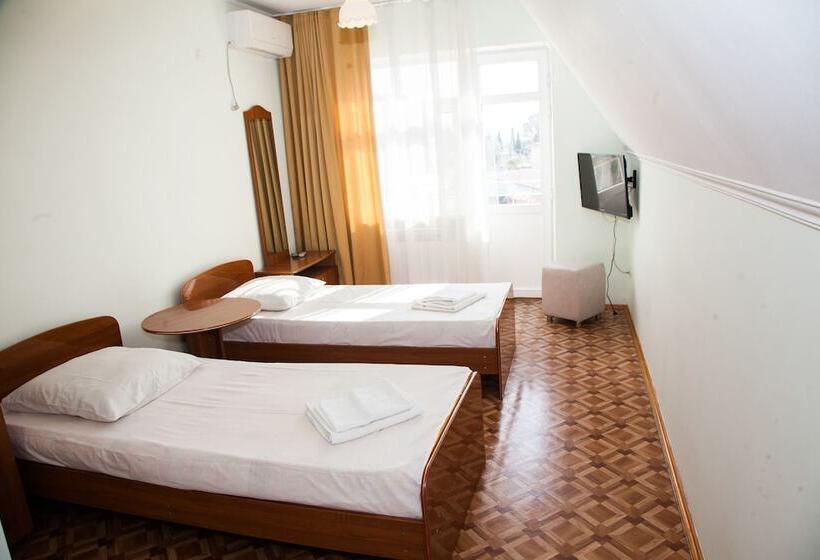 Номер Стандарт с Балконом, Leto Guest House