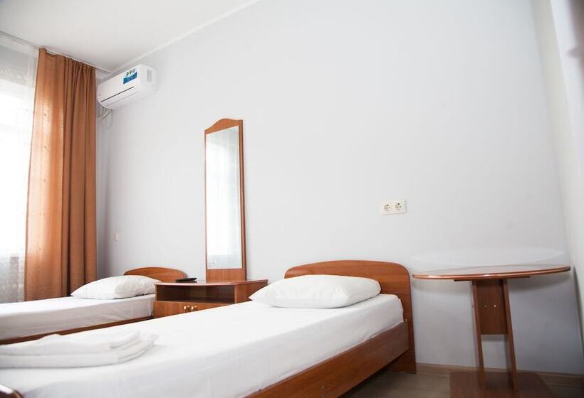 Номер Стандарт с Балконом, Leto Guest House