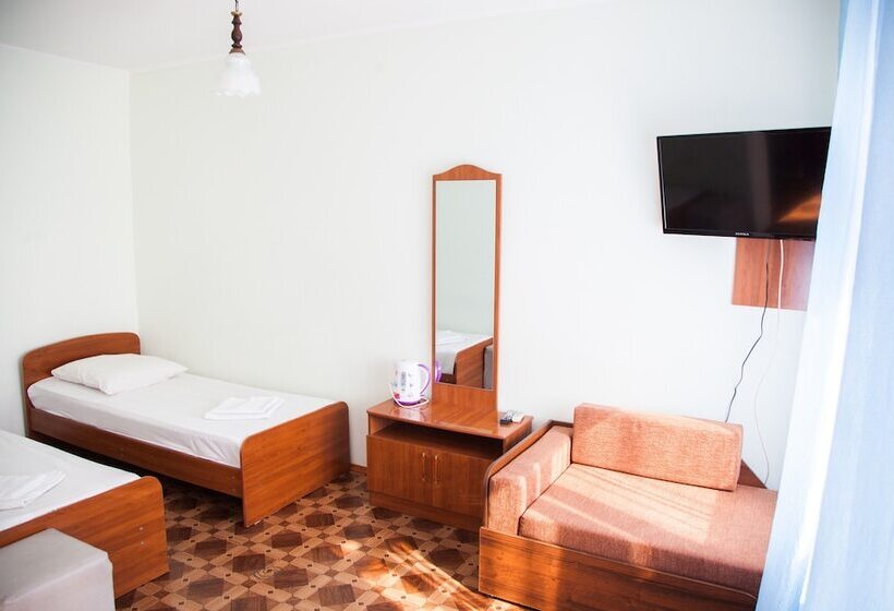 Номер Стандарт Трехместный, Leto Guest House
