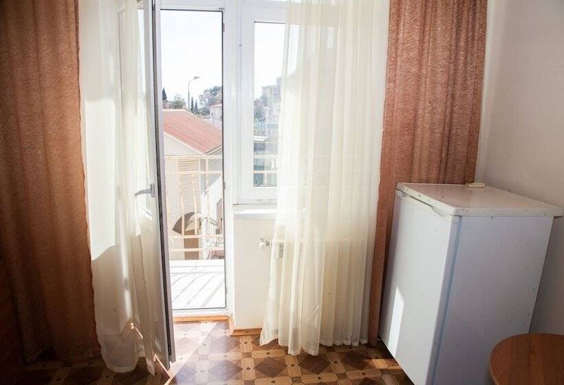 Номер Стандарт Трехместный, Leto Guest House