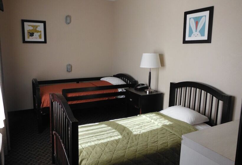 Люкс Кровать Кинг, Holiday Inn Express & Suites Clinton, An Ihg