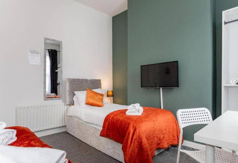 Трехместный Номер Комфорт, Castlereagh Guest House