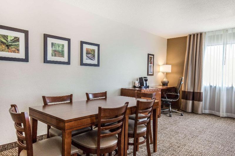 Люкс, Comfort Inn La Porte