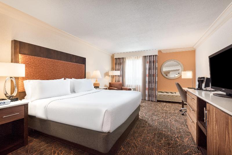 חדר סטנדרט עם מיטת קינג, Holiday Inn Fort Lauderdale Airport, An Ihg